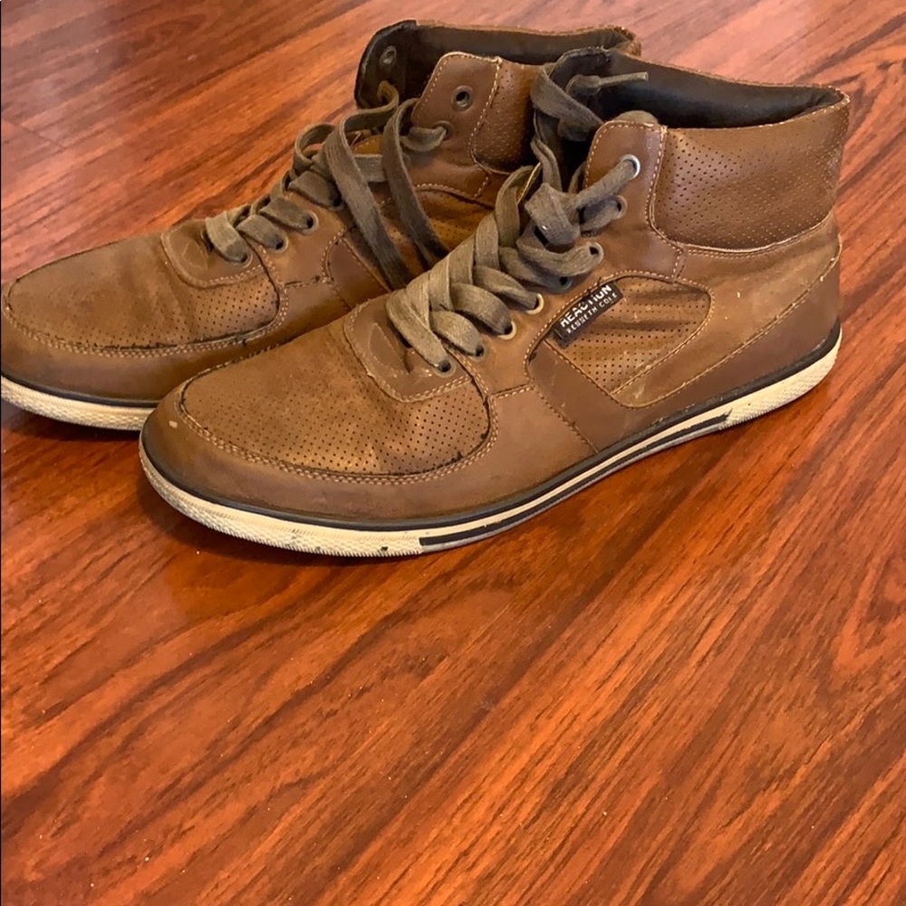 Kenneth Cole brown sneaker